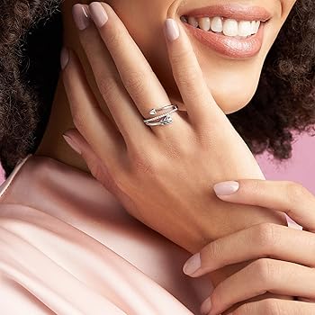 エレガントなクリスタルリング Offspring silver ring with pavé diamonds | Georg Jensen
